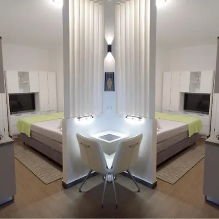 Rum i privatbostad With Pool *