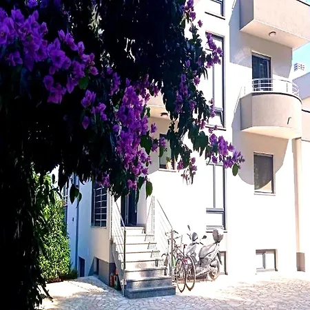 With Pool Privat bolig