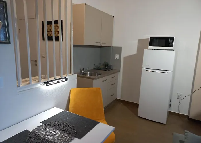 ホームステイ With Pool *