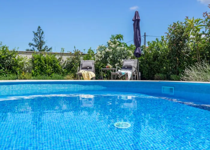 With Pool * プーラ